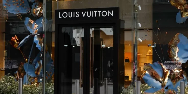 Zrób to jak Louis Vuitton: niezrównana strategia marketingowa LV