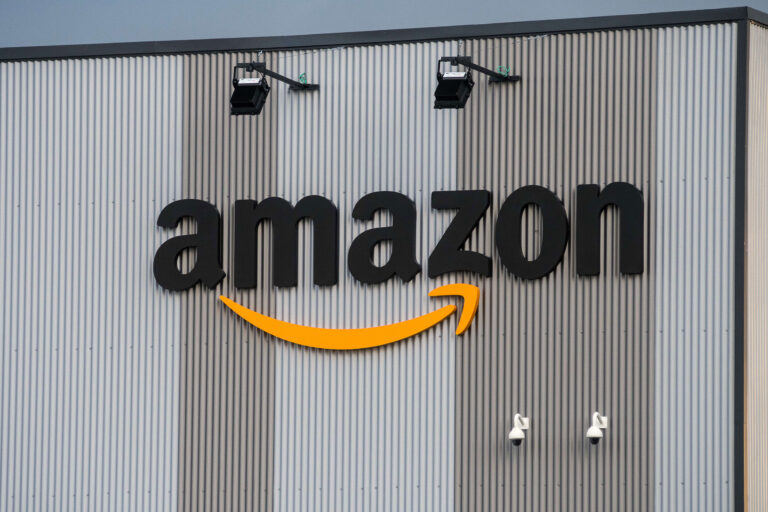 Amazon wprowadza krótkie, oparte na sztucznej inteligencji podsumowania audio produktów dla wybranych pozycji