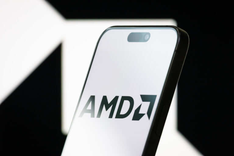 AMD zawiera umowę sprzedaży działu produkcji serwerów ZT Systems za 3 mld dolarów