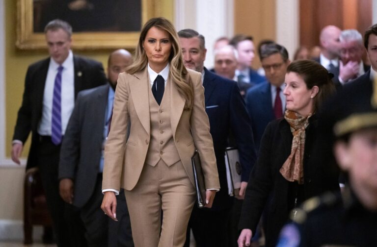 Trump podpisuje ustawę kryminalizującą pornografię zemsty i wyraźne deepfake’i